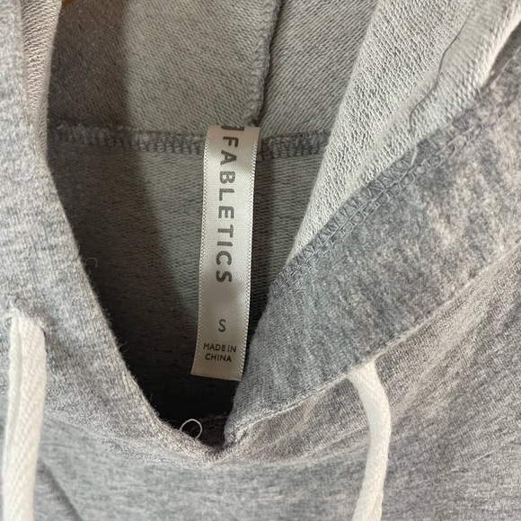 Fabletics short sleeve hoodie, light gray with white draw strings. Womens size S - Picture 2 of 4